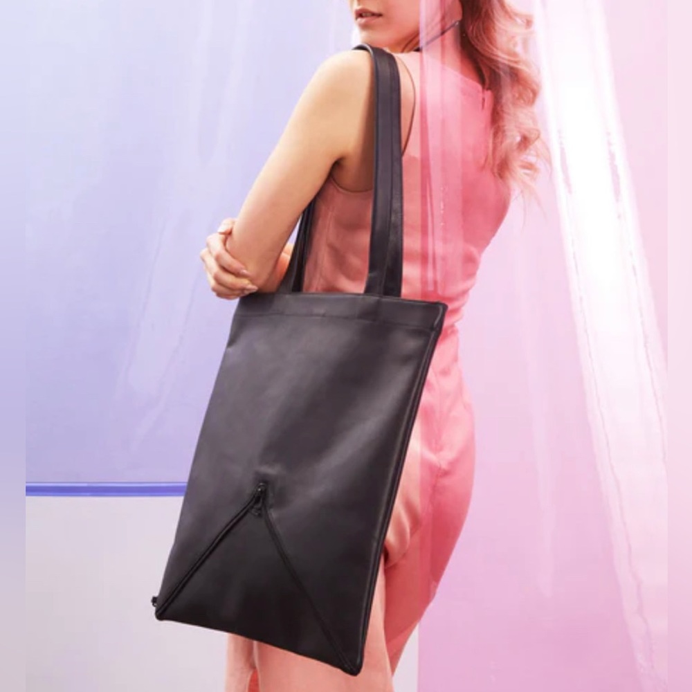Aramlee Mari Tote Black